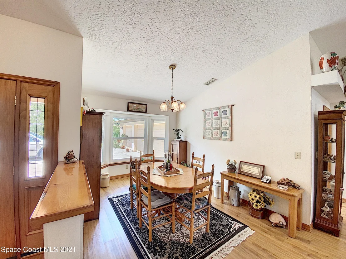 Photo of 1351 Grant Road