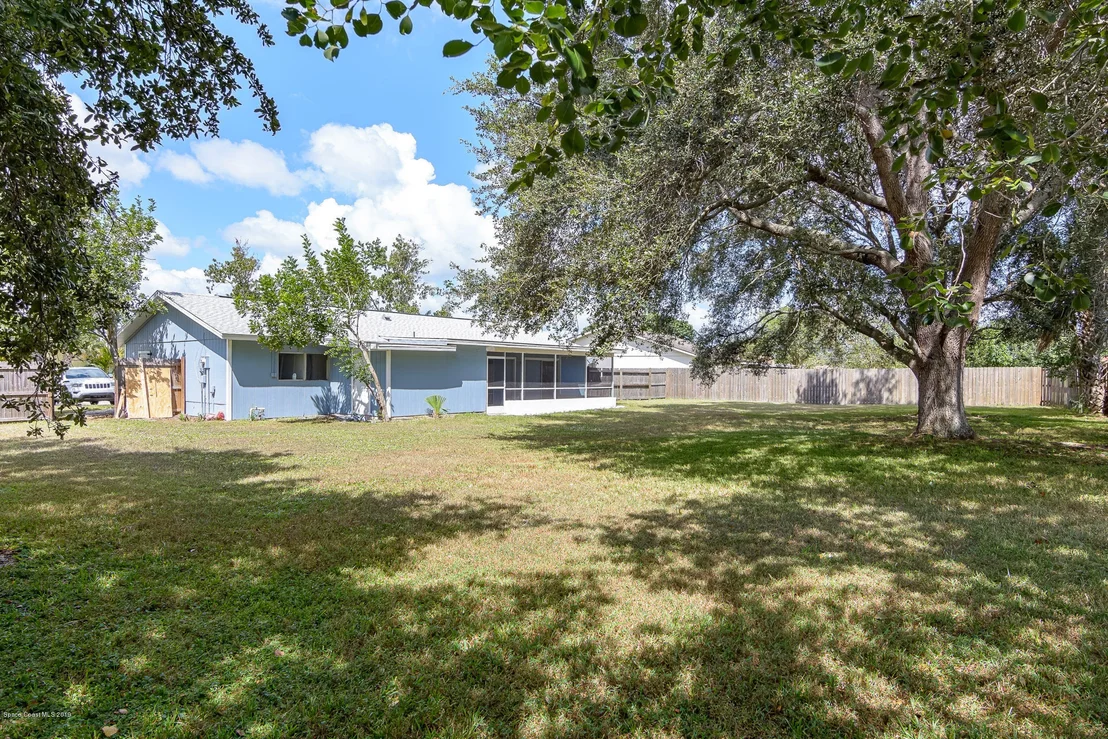 Photo of 1111 Cotton Road NE