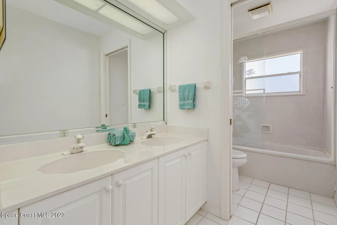 Photo of 986 Somerset Lane