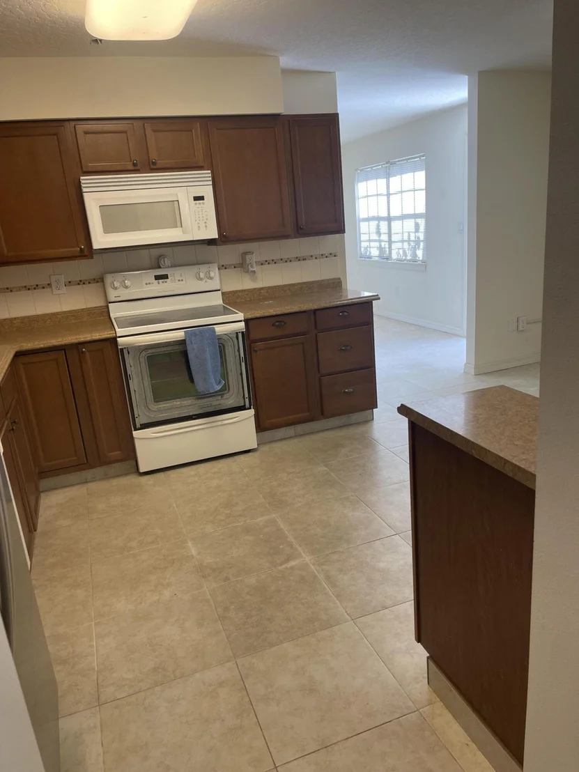 Photo of 2460 Victor Road