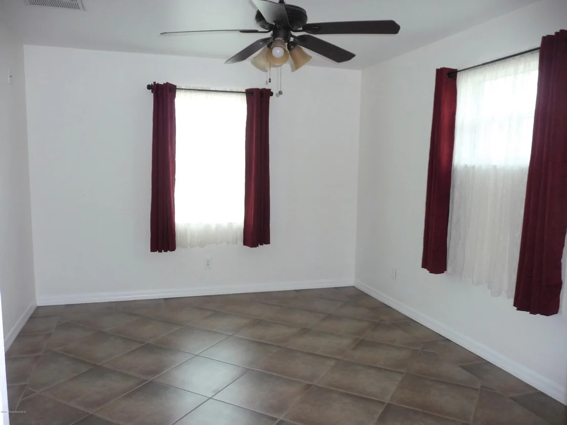 Photo of 1593 Spruce Road