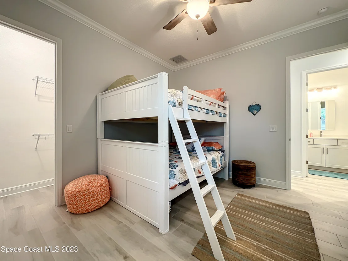 Photo of 6775 Angeles Road