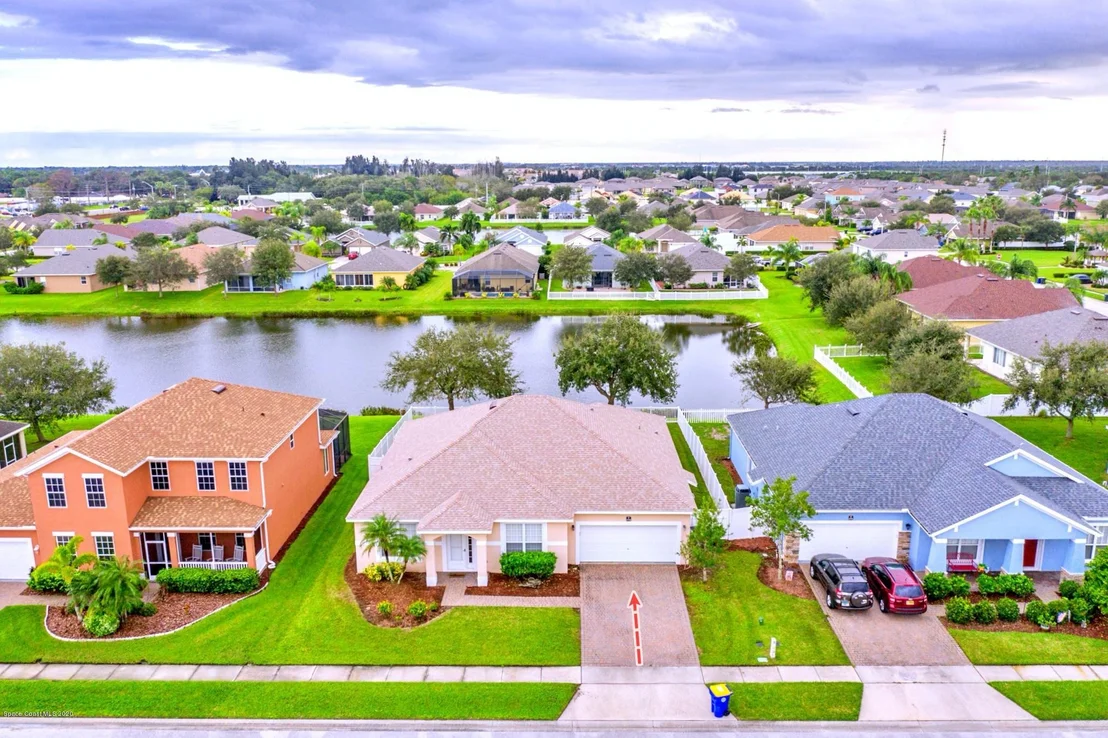 Photo of 1541 Bridgeport Circle