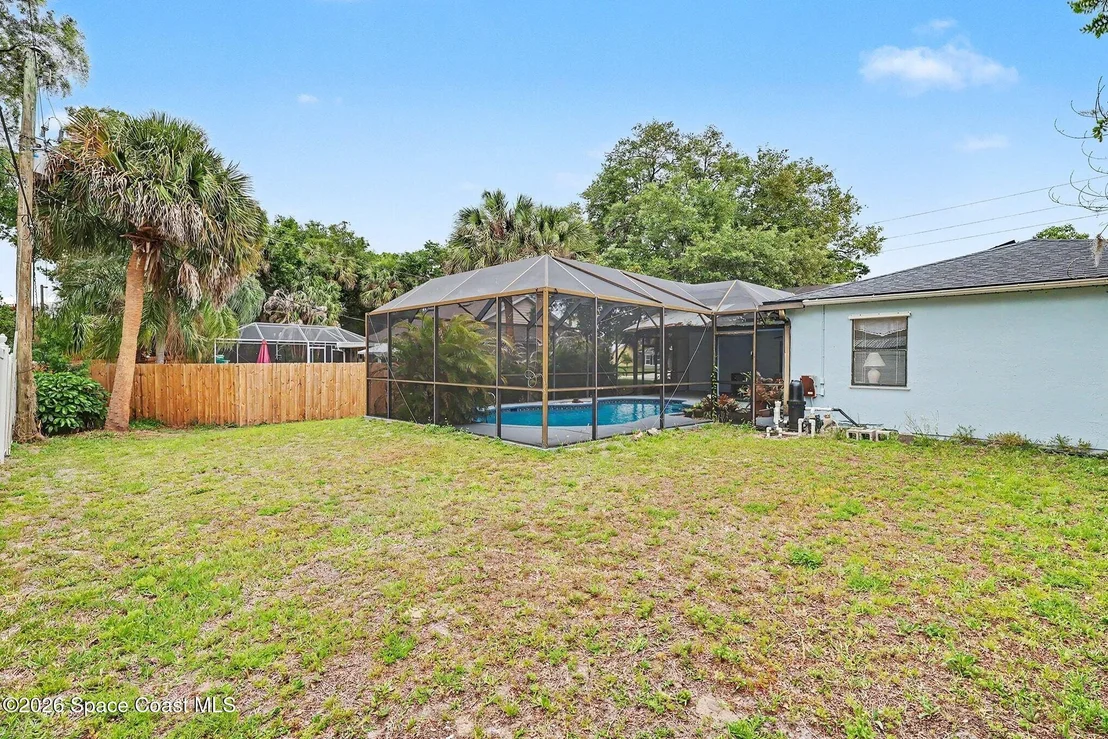Photo of 1354 Eldron Boulevard SE