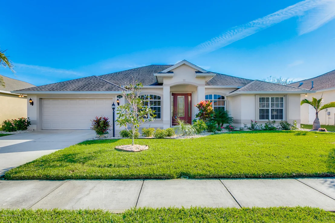 Photo of 2092 Woodfield Circle