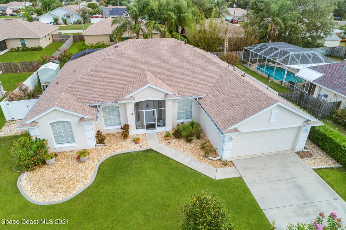 Photo of 6140 Adele Street