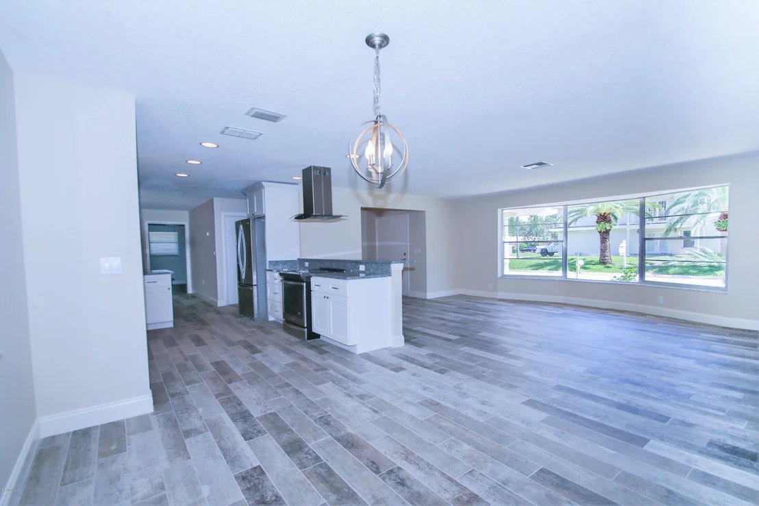 Photo of 465 Seabreeze Drive