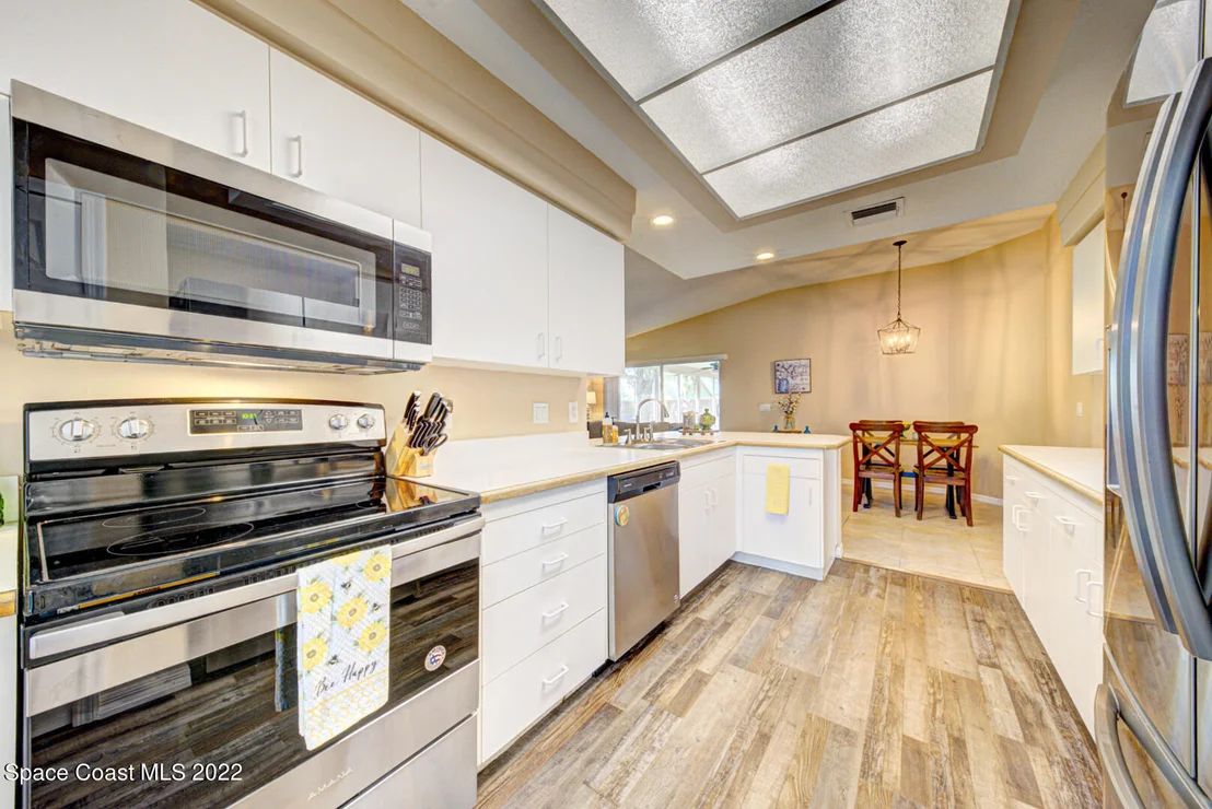Photo of 985 Pelican Lane