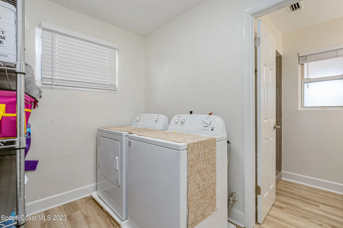Photo of 842 Ixora Drive