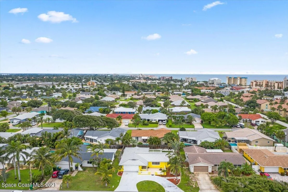 Photo of 320 Bahama Drive