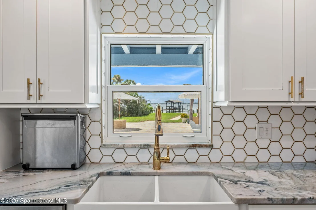 Photo of 417 Riverview Lane