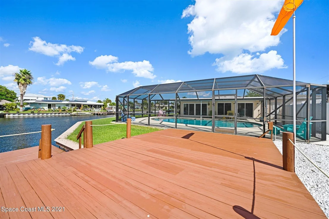Photo of 489 Penguin Drive