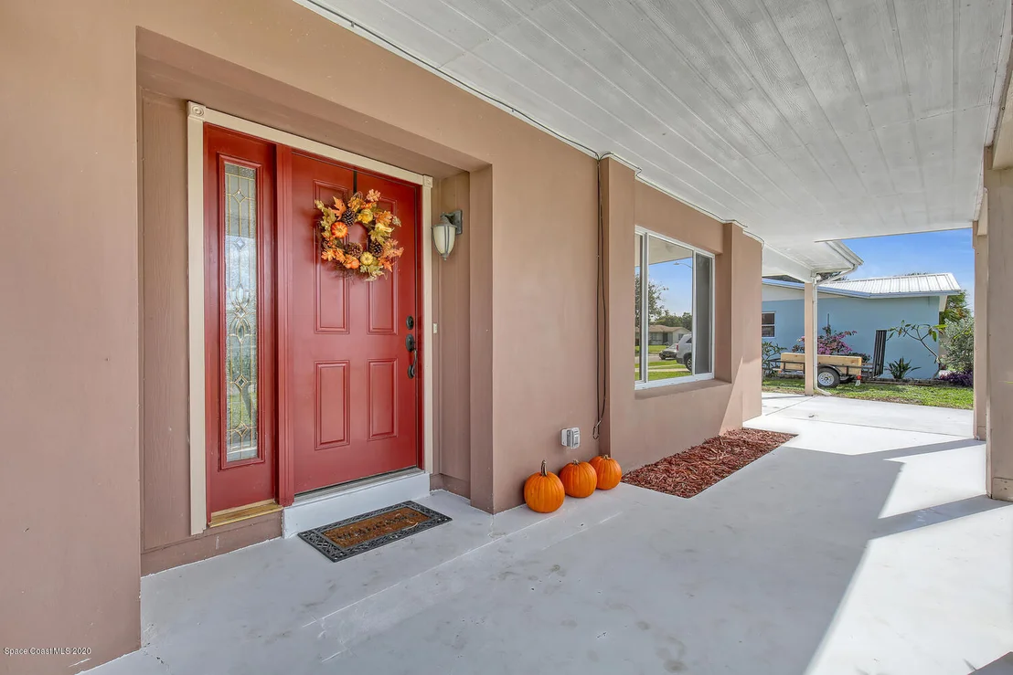 Photo of 765 Angle Street NE