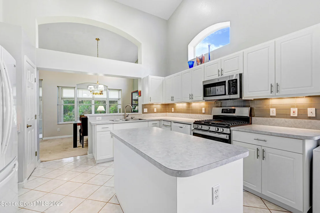 Photo of 348 Renaissance Avenue