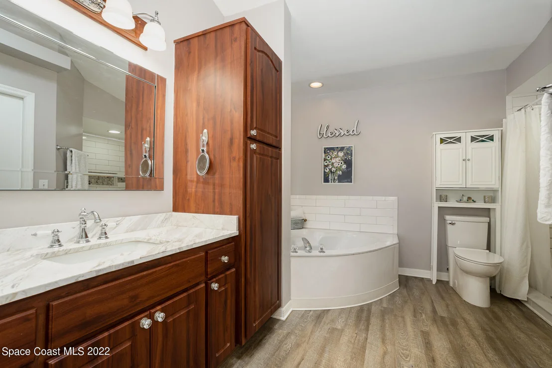 Photo of 5280 Devon Street
