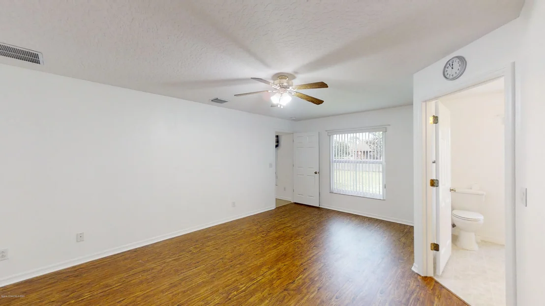 Photo of 6800 Cecil Road