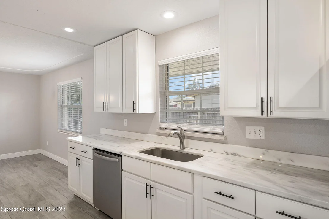 Photo of 947 Bluewater Drive