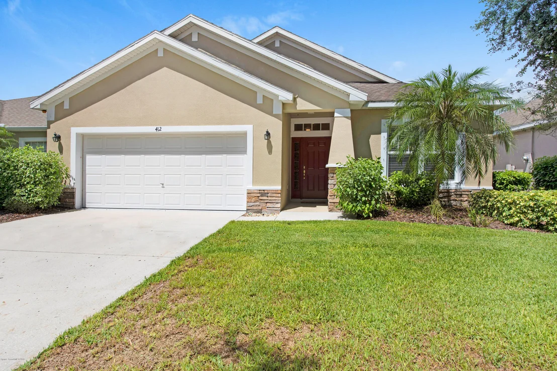 Photo of 412 Waterside Circle