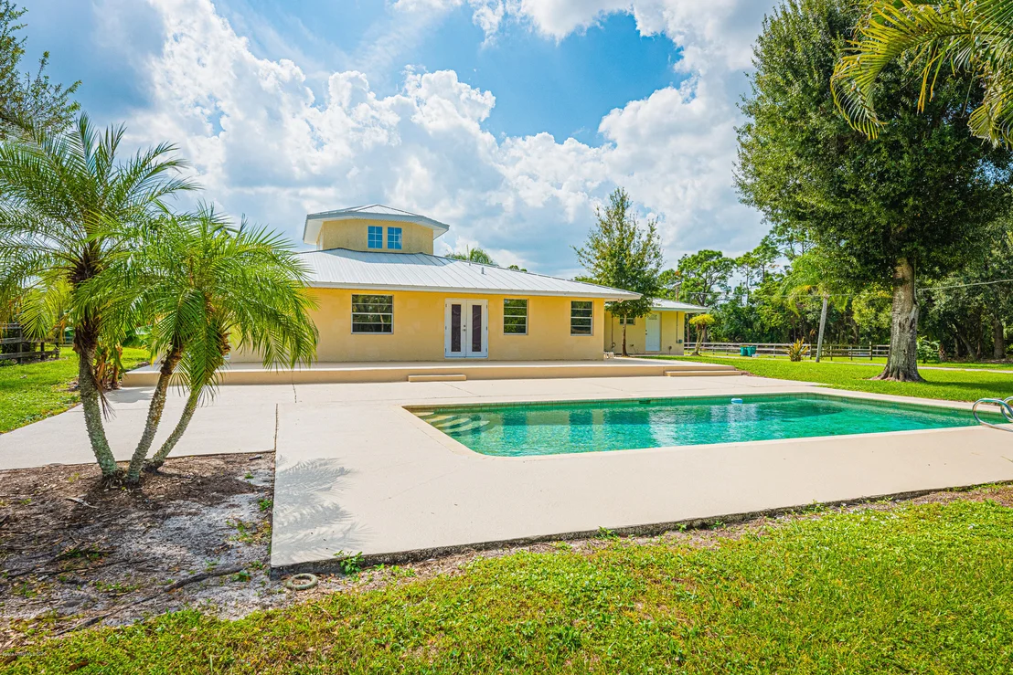 Photo of 4300 Pinewood Road
