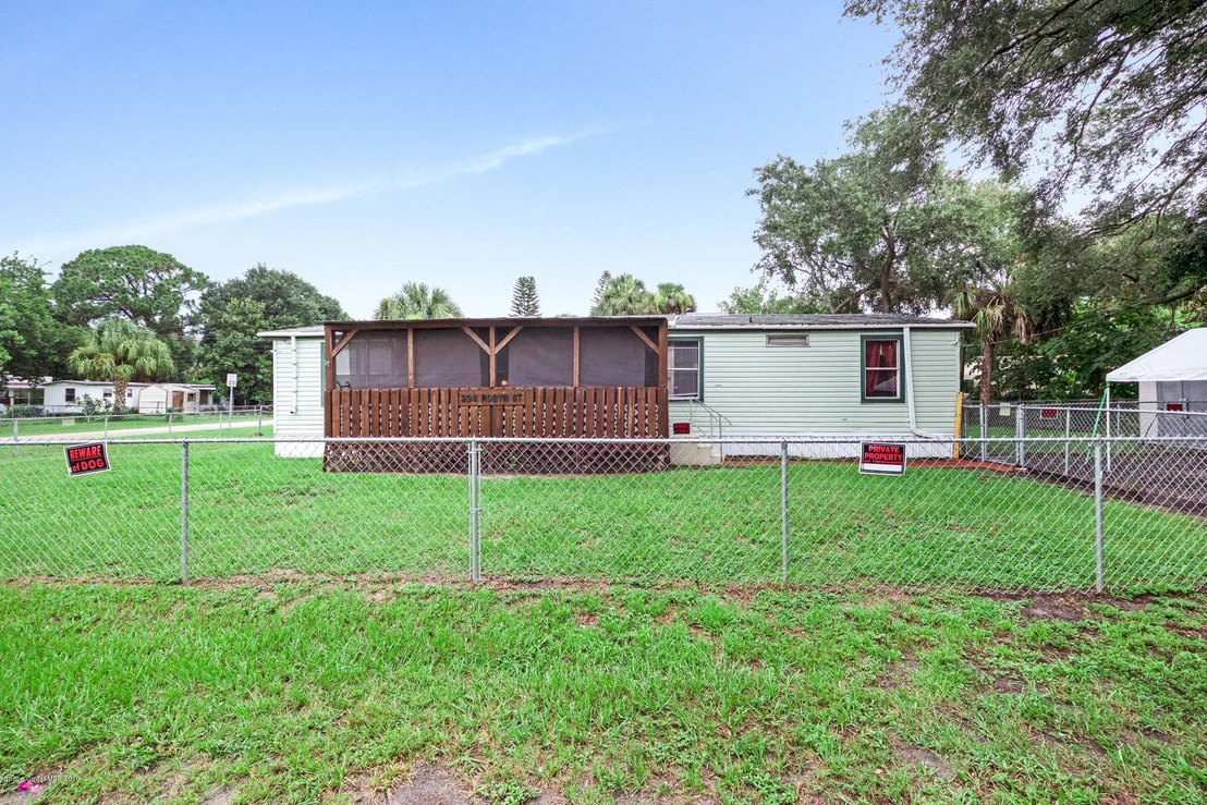 Photo of 328 Robyn Street