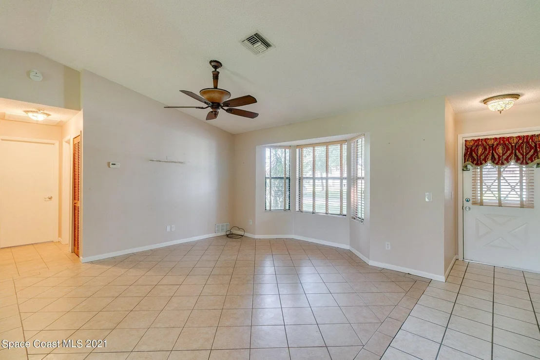 Photo of 1038 Evernia Street