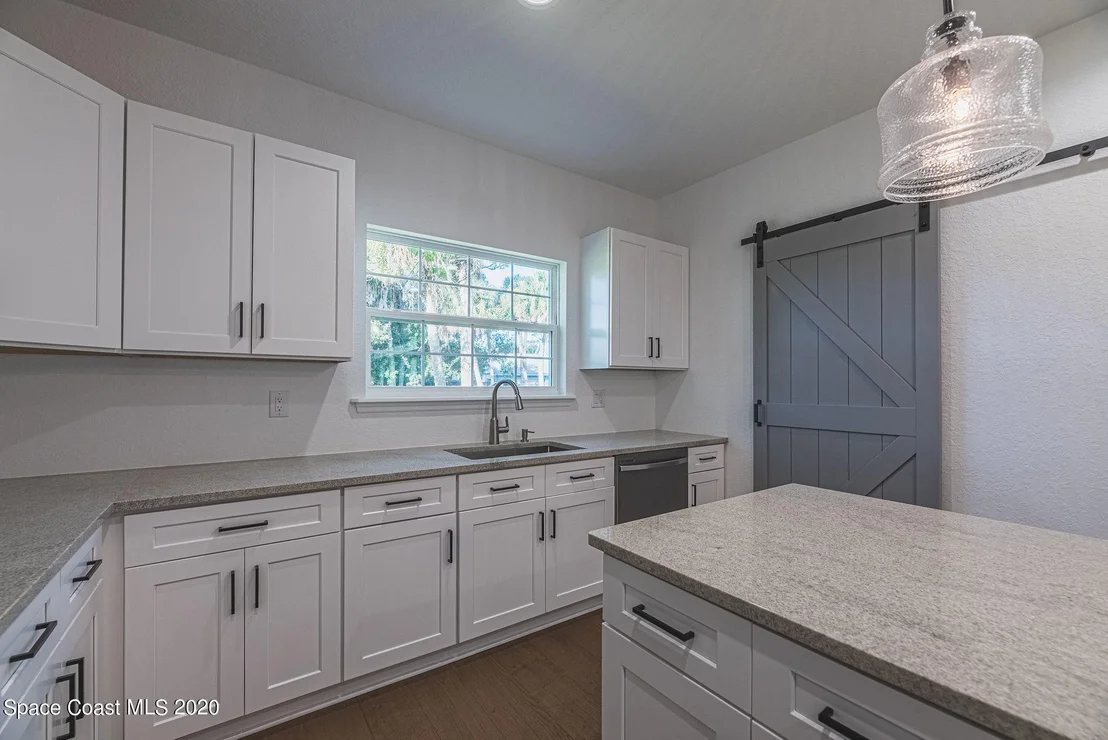Photo of 431 Crescent Drive