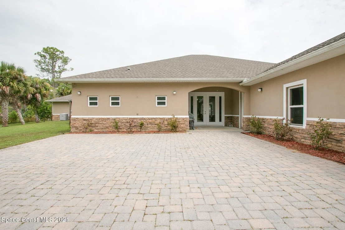Photo of 925 Valkaria Road