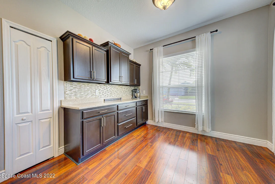 Photo of 1482 Hemingway Boulevard