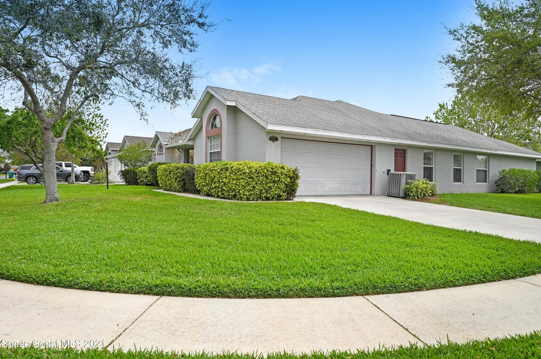 Photo of 2052 Woodfield Circle