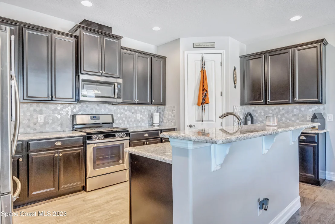 Photo of 7338 Bluemink Lane