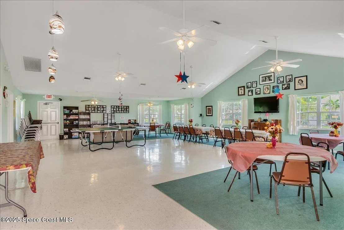 Photo of 1981 Tallowood Court NE