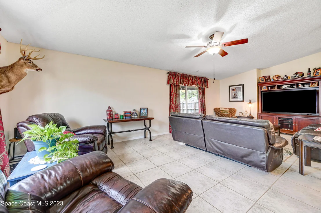 Photo of 8593 Winder Way