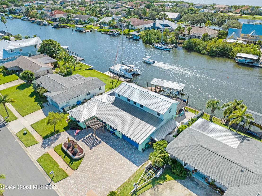 Photo of 414 Thrush Drive