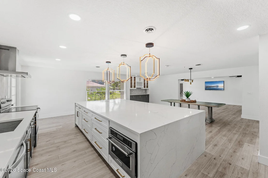 Photo of 470 Seabreeze Drive