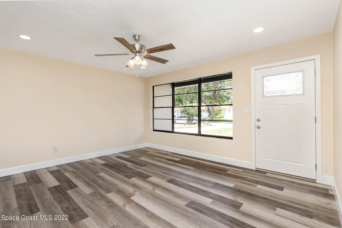 Photo of 1207 Westview Drive W