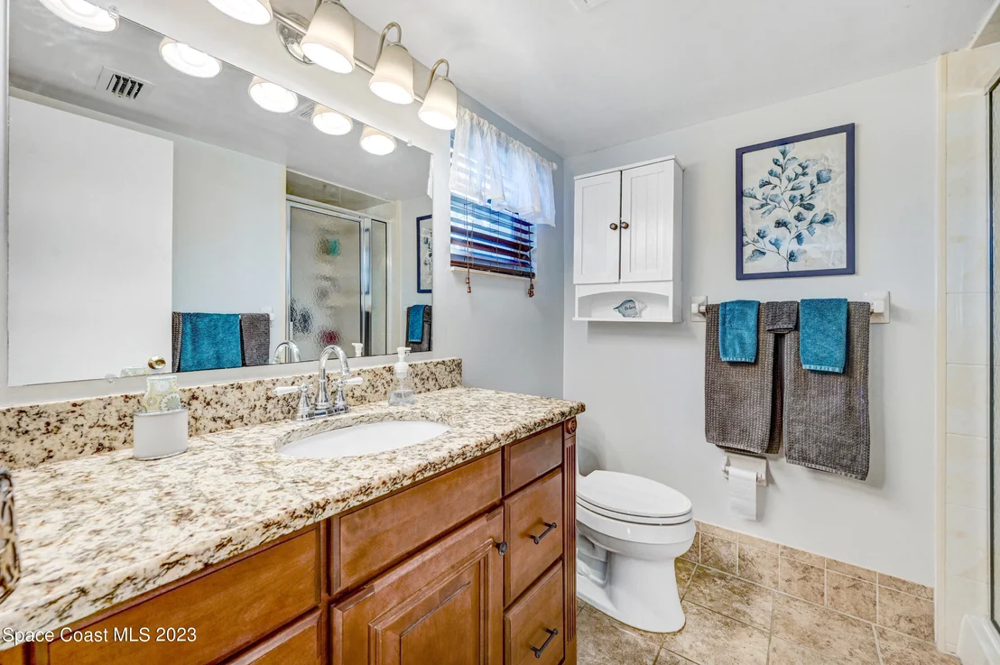 Photo of 405 Thrush Drive
