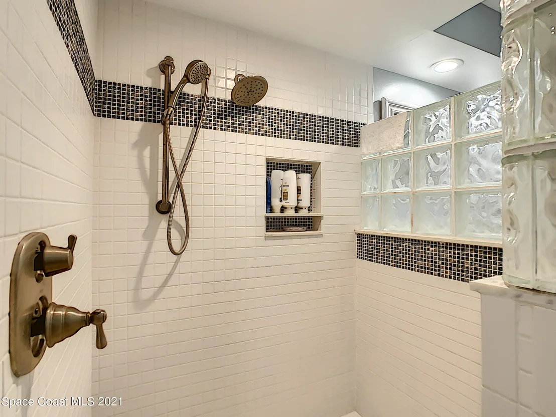 Photo of 738 Nassau Road
