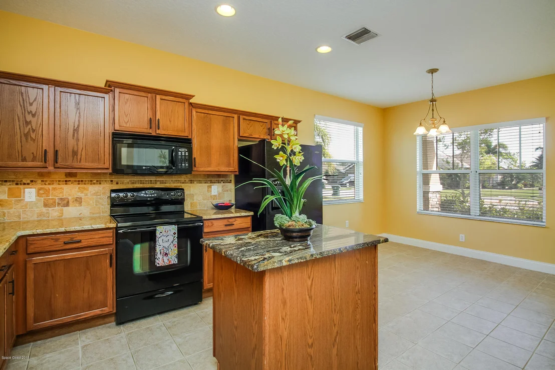Photo of 1472 Hemingway Boulevard