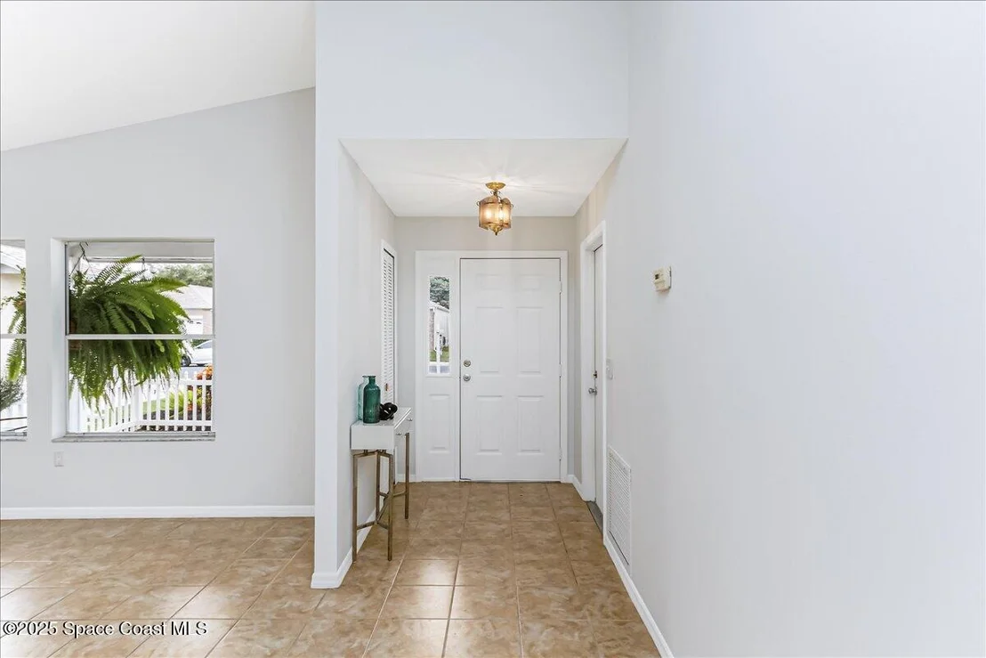 Photo of 914 S South Fork Circle