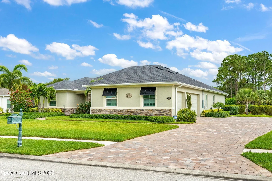 Photo of 2037 Windbrook Drive SE