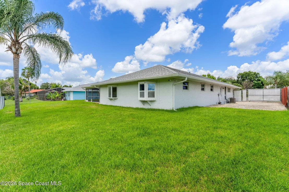 Photo of 1512 Meadowbrook Road NE