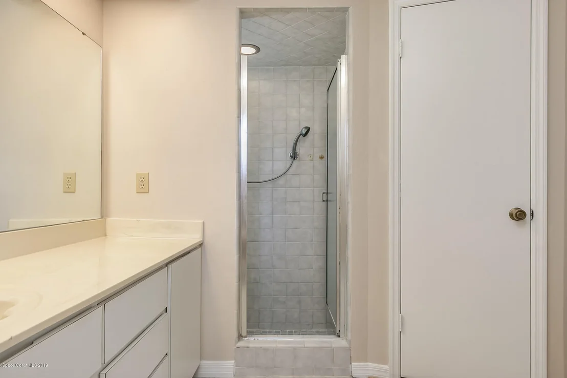 Photo of 2274 Woodlawn Circle