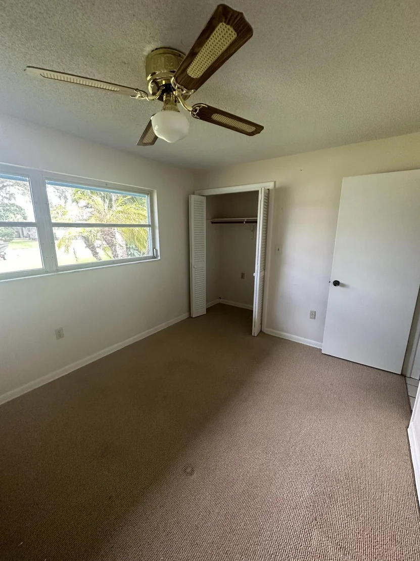 Photo of 319 Meadowood Lane