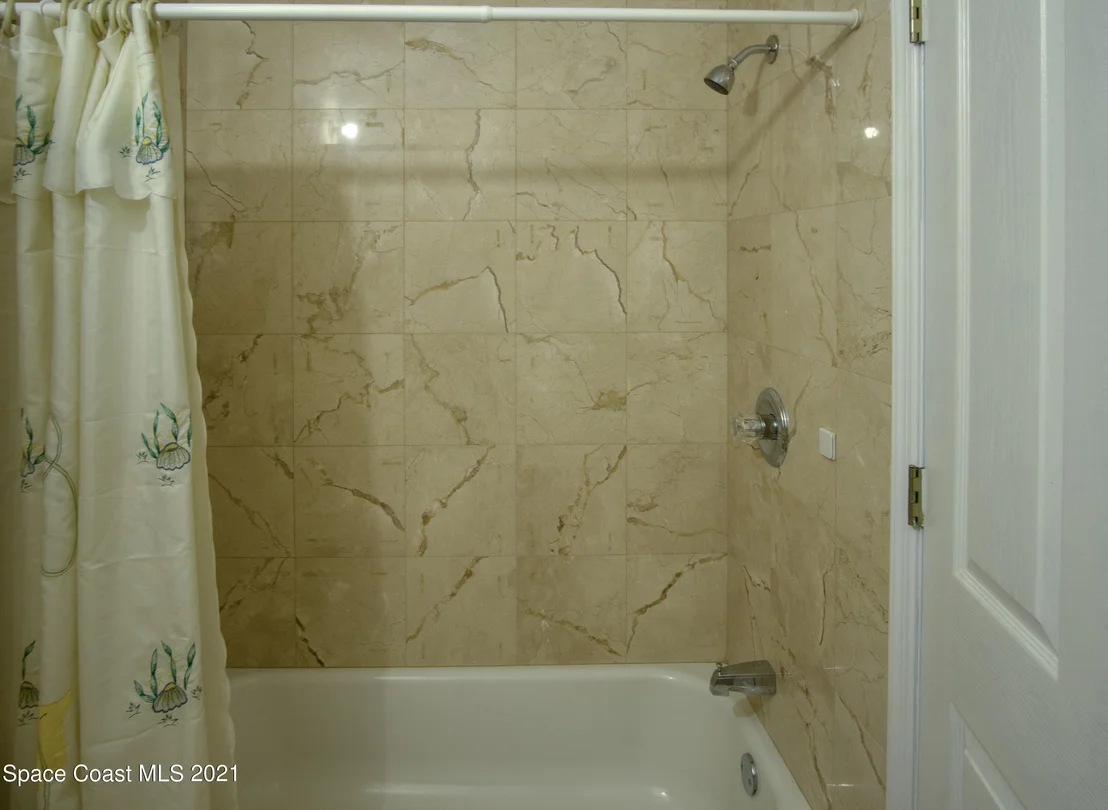Photo of 1626 Riviera Drive NE
