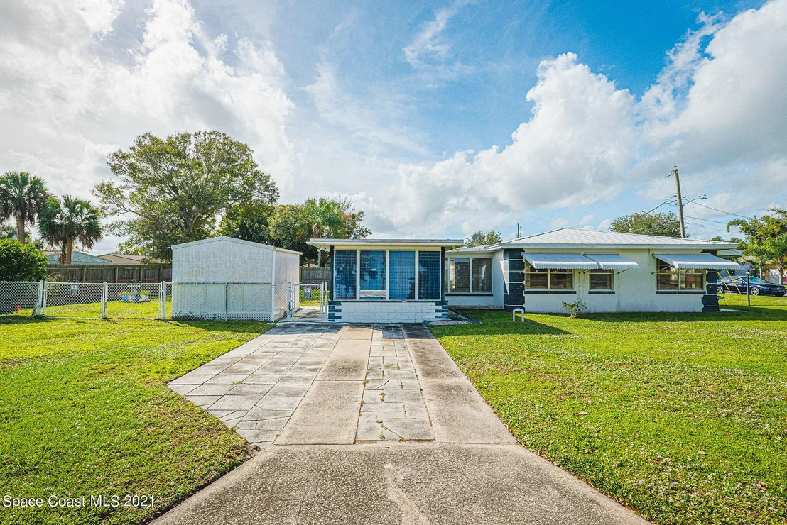 Photo of 319 Holly Lane