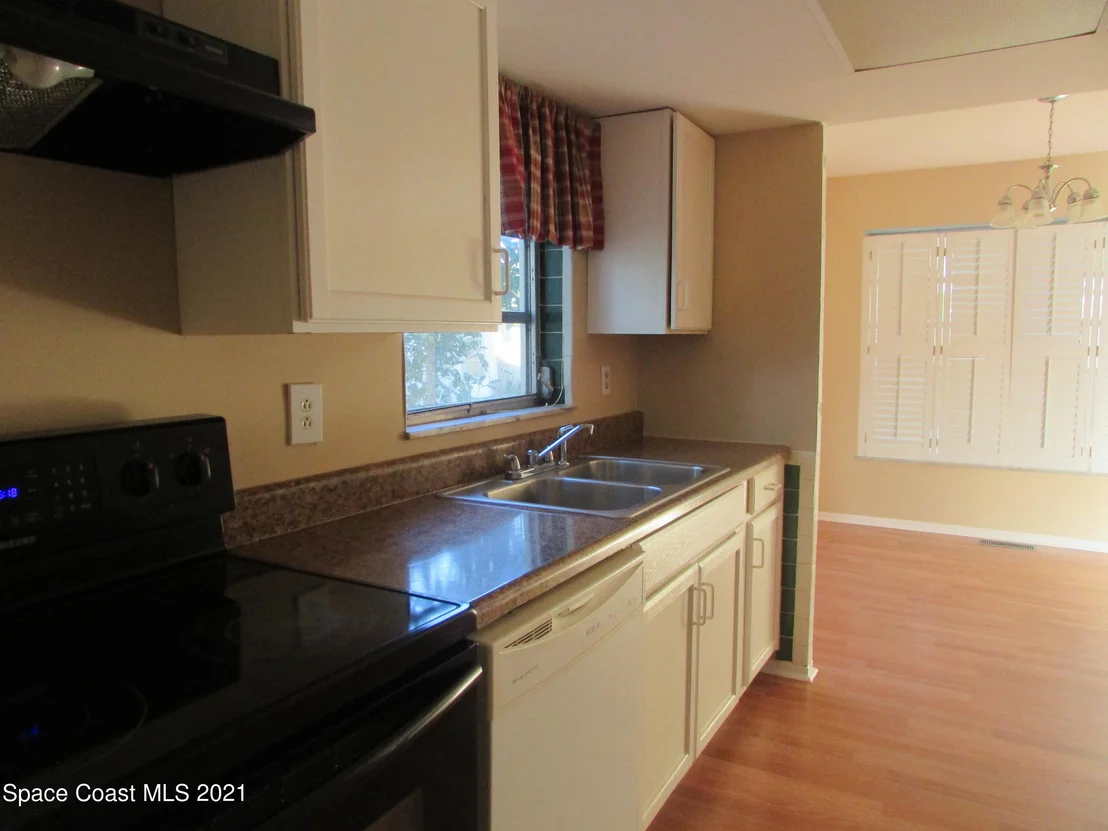 Photo of 1229 Wild Rose Drive NE