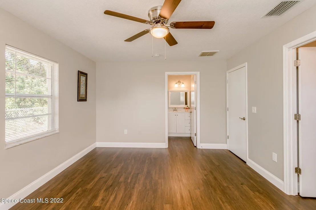 Photo of 1882 Pace Drive NW