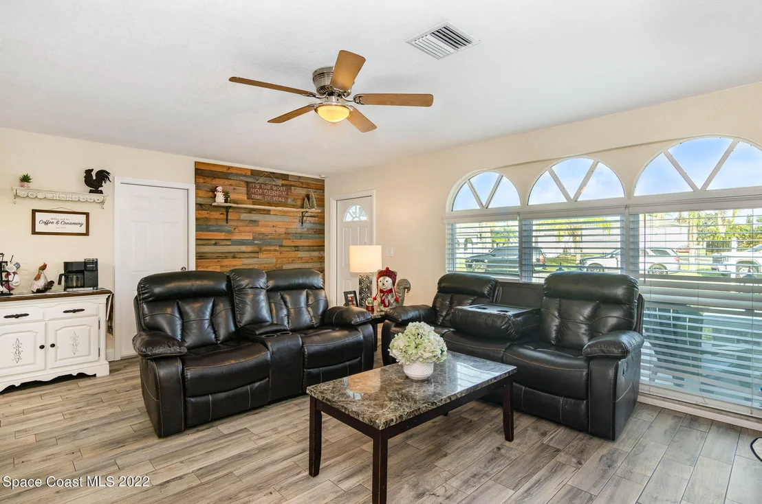 Photo of 723 Apollo Circle NE