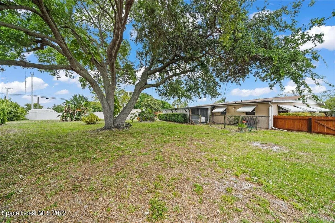Photo of 926 Glenmore Circle