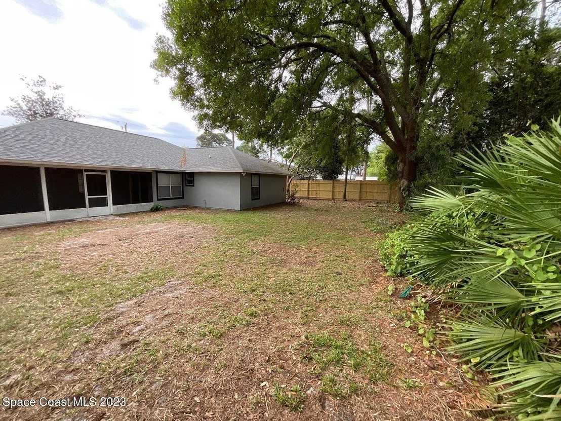 Photo of 6420 Golfview Avenue